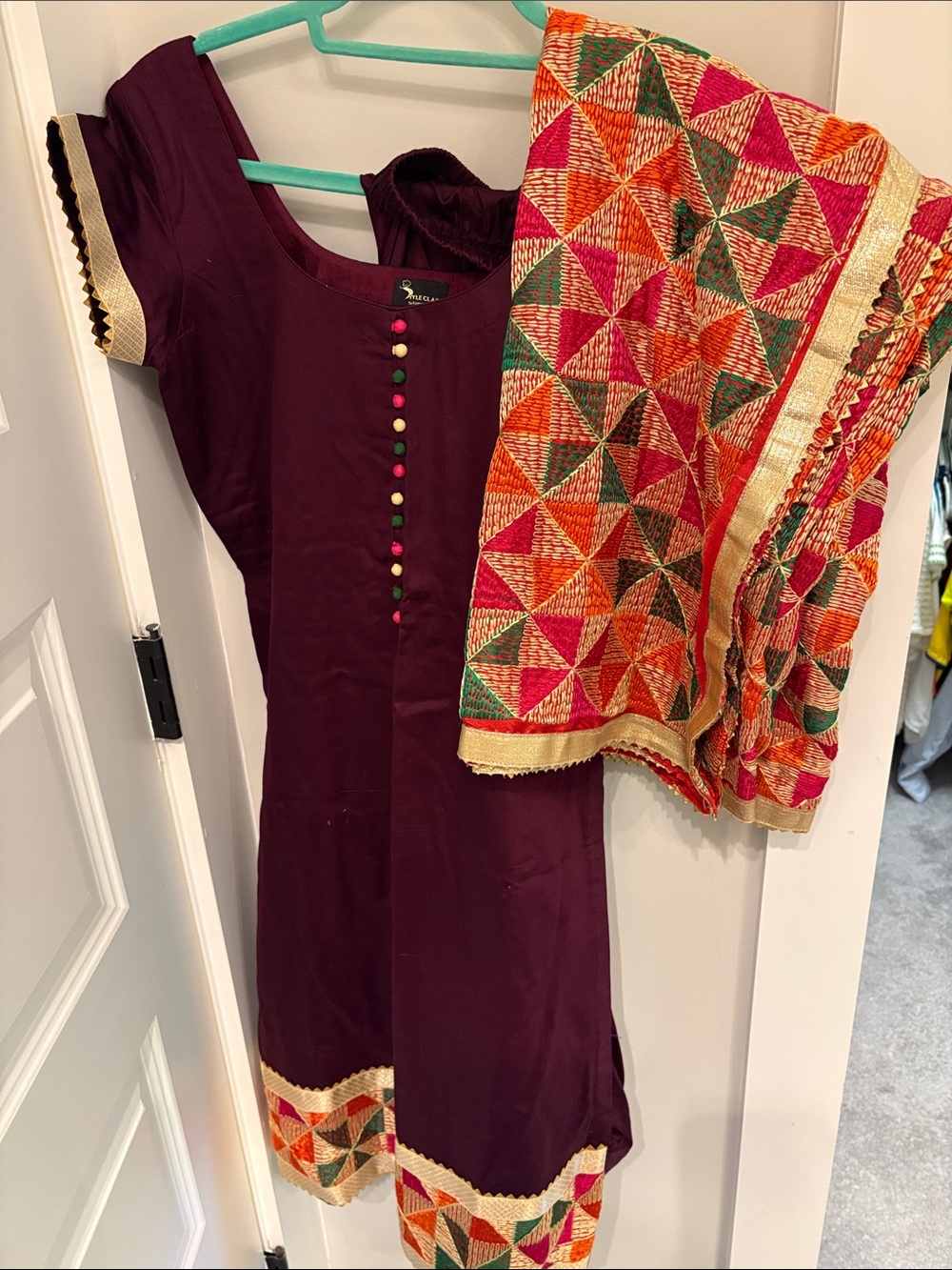 Women’s Embroidered Kurti Dress with Colorful Dupatta - Maroon
